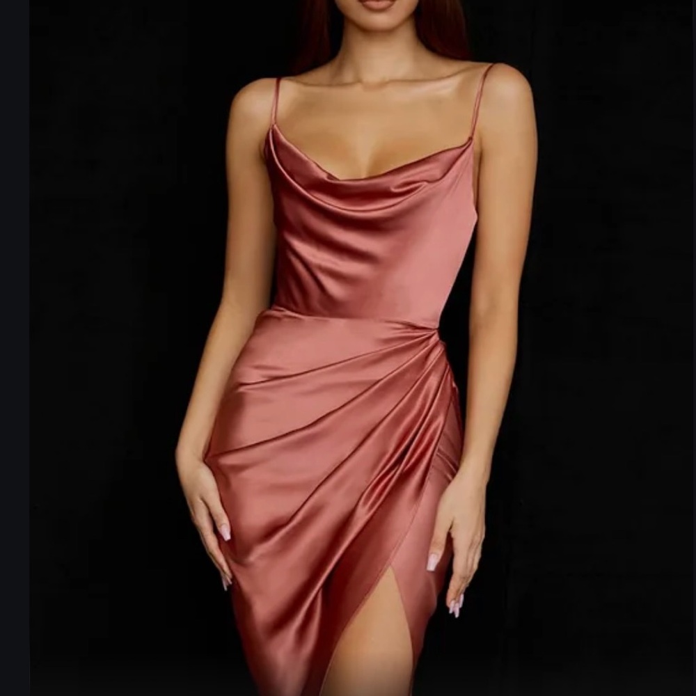 REVA ROSE SATIN BALCONY CORSET DRESS
House of Cb